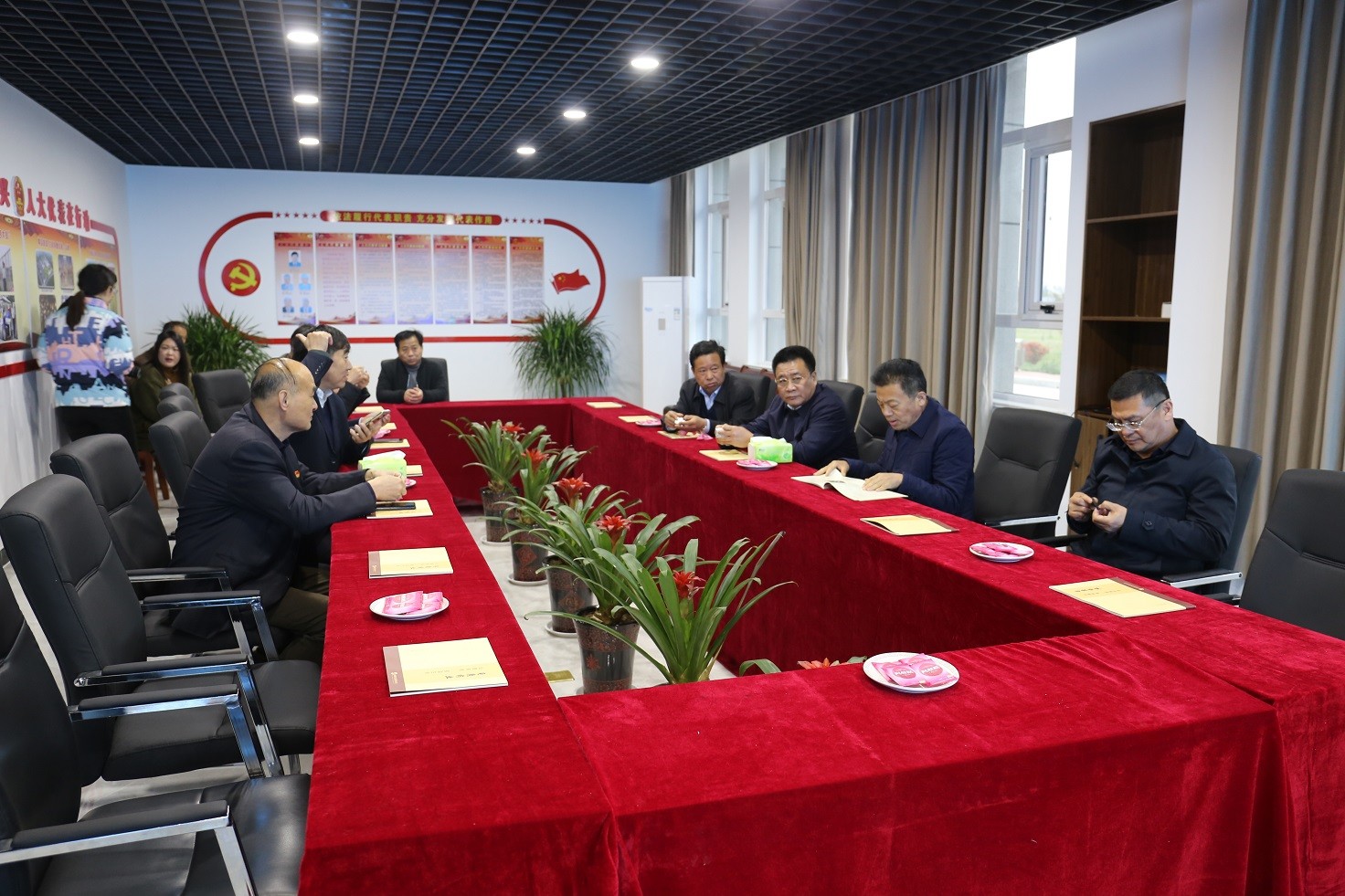 市人大常委会副主任、汝南县委书记彭宾昌莅临龟鹿药业集团调研指导工作